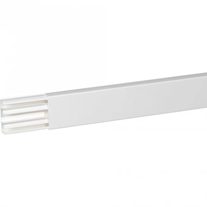 Мини-плинтус LEGRAND DLPlus 60x20 3 секции длина 2,10 м белый 030114