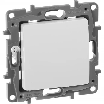 Выключатель LEGRAND Etika одноклавишный 10 A 250 В белый Выключатель LEGRAND Etika одноклавишный 10 A 250 В белый