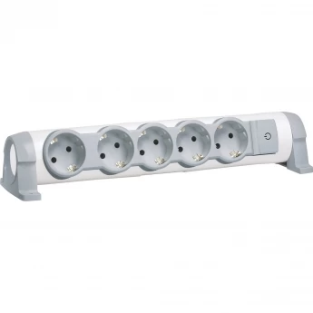 Многорозеточный блок LEGRAND 'Комфорт' 5 x 2К+З поставляется без кабеля белый Многорозеточный блок LEGRAND 'Комфорт' 5 x 2К+З поставляется без кабеля белый