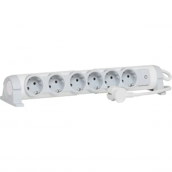 Многорозеточный блок LEGRAND 'Комфорт' 6 x 2К+З с кабелем длиной 1,5 м белый Многорозеточный блок LEGRAND 'Комфорт' 6 x 2К+З с кабелем длиной 1,5 м белый